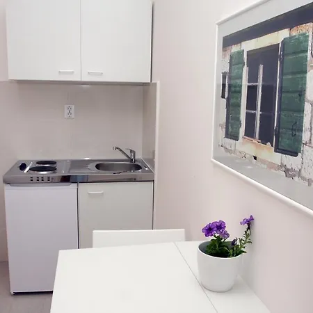 Desire Макарська